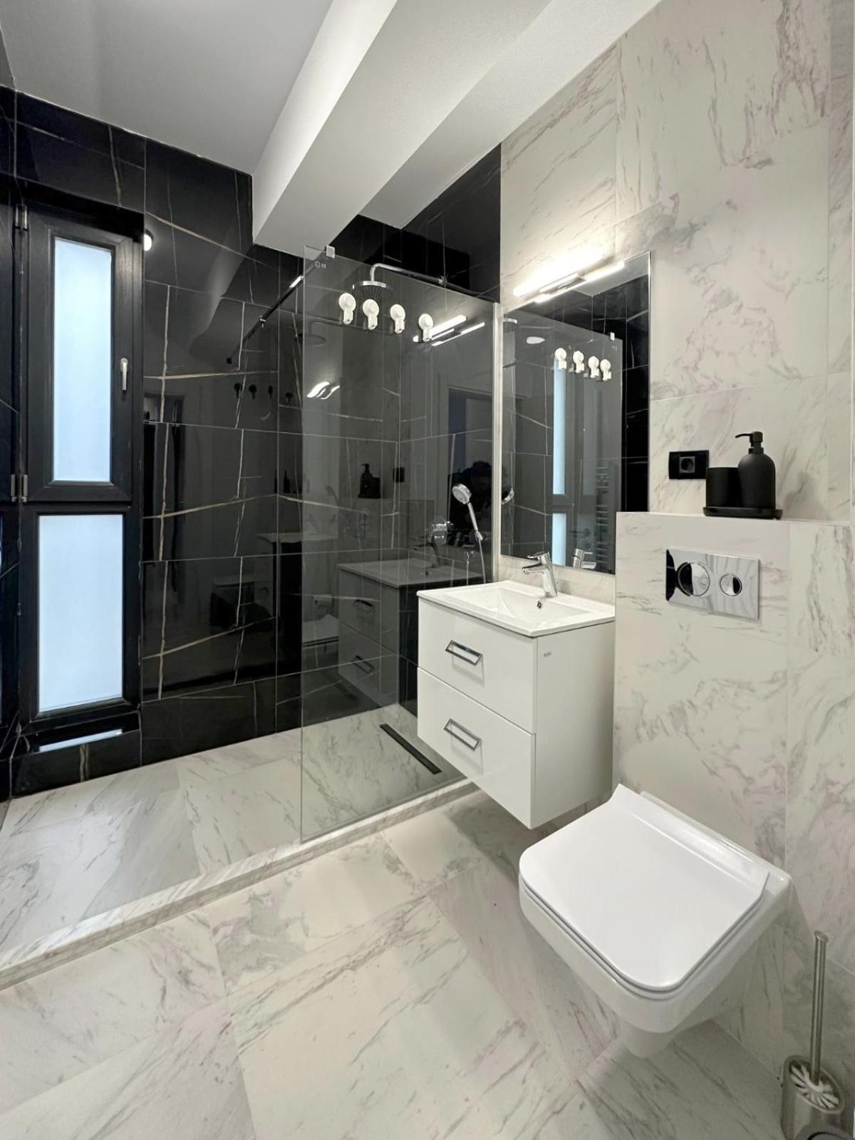 Koya Tower By The Lake Apartments Mamaia Luaran gambar